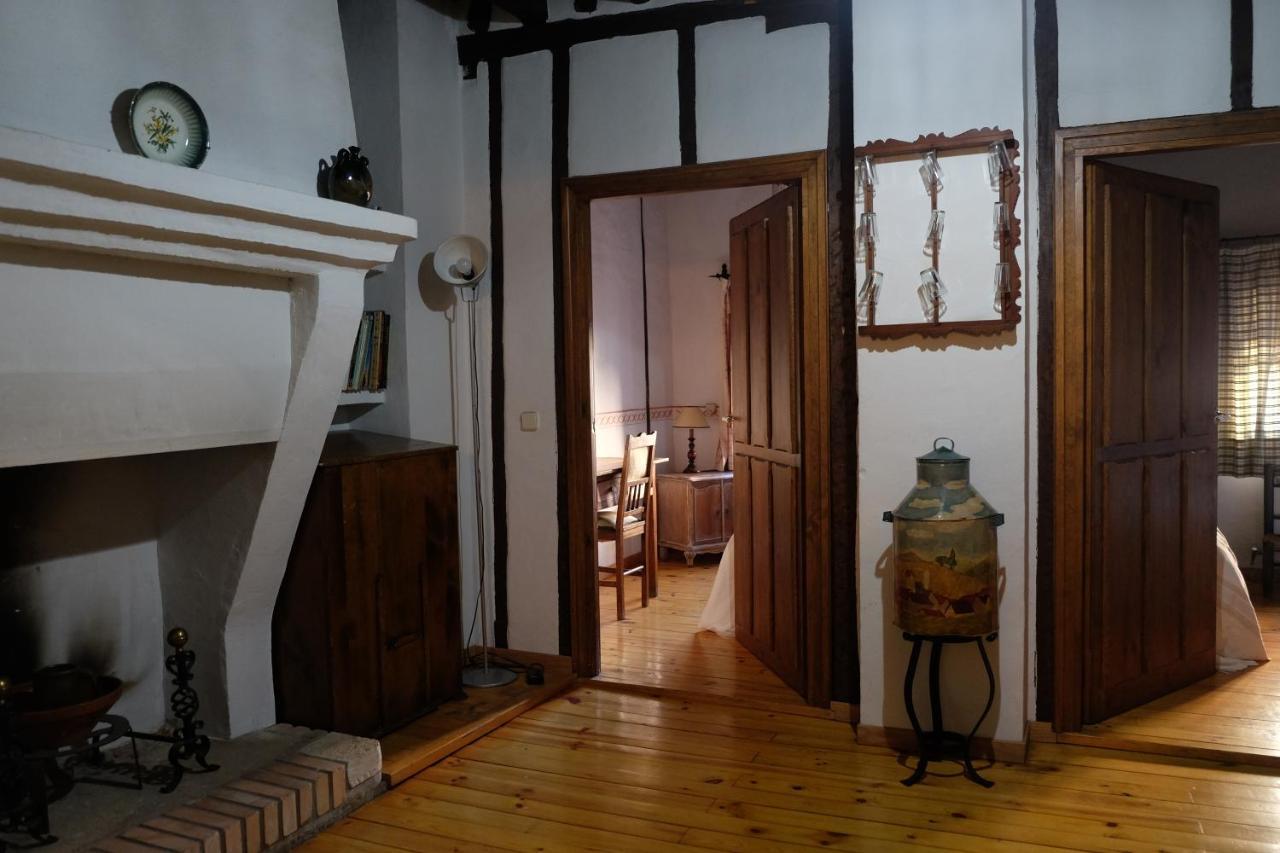 La Casa De Isabela Villa Аренас де Сан Педро Екстериор снимка